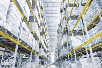 Pallet racking at Suning