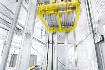 Navette Lift in Shuttle Warehouse at Klingspor 