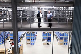 Ulf Timmermann, CEO reichelt elektronik, et Ralph Schließer, SSI Schaefer