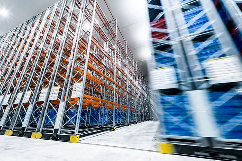 Racks mobiles en mouvement