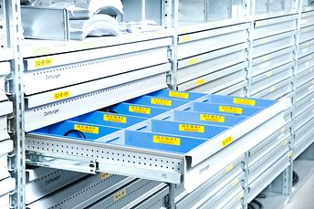 Rafturi modulare R 3000 cu sertare, sertare cu container de inserție