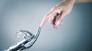 inteligența artificială, legătura dintre om și mașină