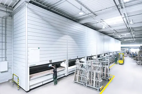 SSI LOGIMAT vertikális tárolóautomata a VBH-nál