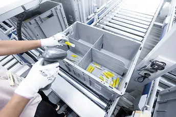 Komissiózás a Klingspor automatizált kisáru-rendszerénél