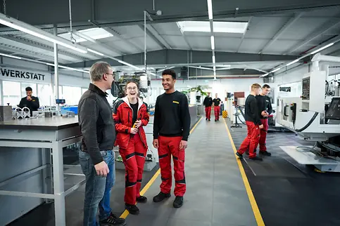 Karrier az SSI SCHÄFER-nél