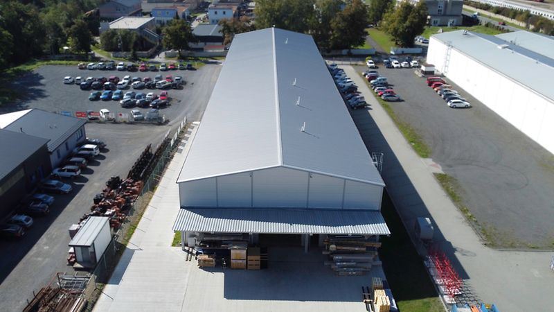 D’un entrepôt temporaire à un centre logistique mondial