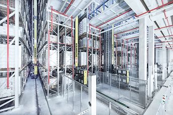 Automated high-bay warehouse at Heinemann Erlensee
