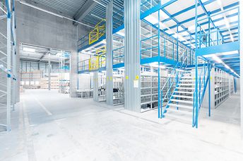 mezzanine with R 3000 shelving system