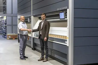 Client mulțumit de modulul de lift vertical la Baltic Agro Machinery, Letonia