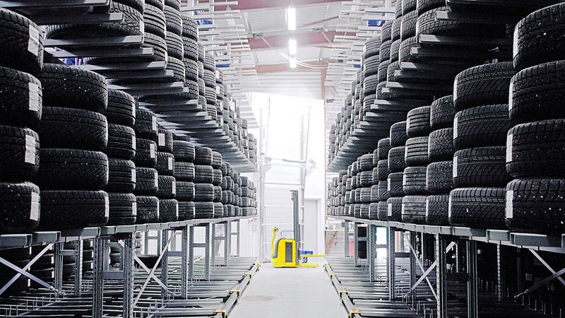 EMX Mobile Racking for tires and wheels | SSI SCHAEFER