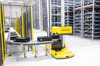 106_Rackbot_goods_in
