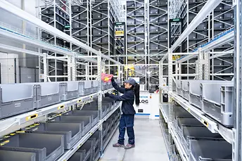 pick-to-light komissiózó rendszer