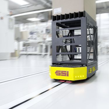 Automated guided vehicle WEASEL® with carton as load carrier