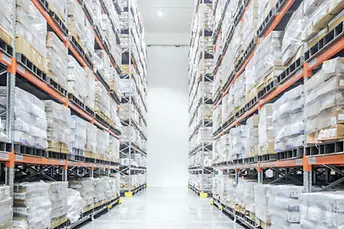 07_ABU_mobile-pallet-racks_aisle2