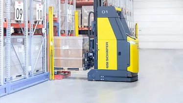 AGV ARNY retrieves a pallet autonomously
