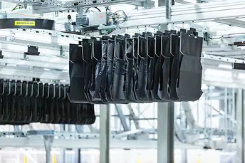 SSI Carrier tasakválogató rendszer és függesztett szállítórendszer