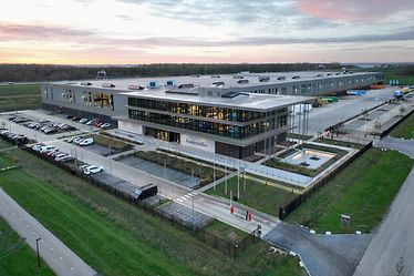 012_building_outside