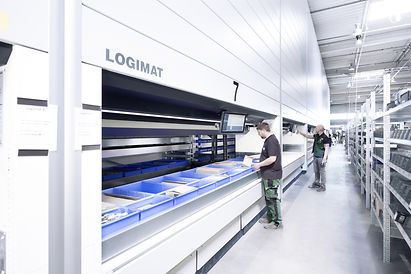 Vertical storage lift LogiMAT®