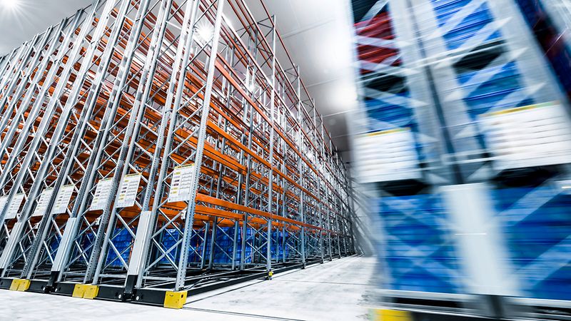 Mobile Racking for Optimum Use of Space | SSI SCHAEFER