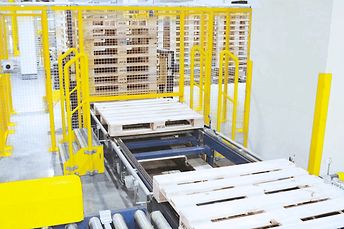 Pallet stacking for continuous automatic process chains